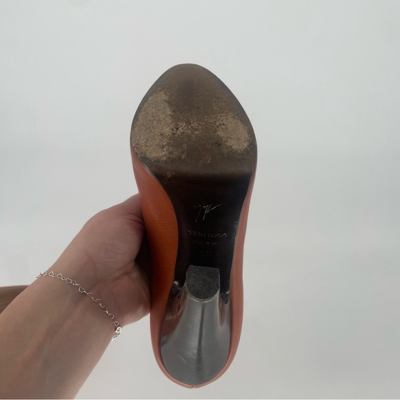 Giuseppe Zanotti Light Brown Leather Italian Wooden Heel Pumps - Picture 11 of 15